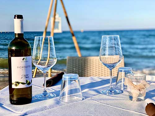 Cena romantica in riva al mare